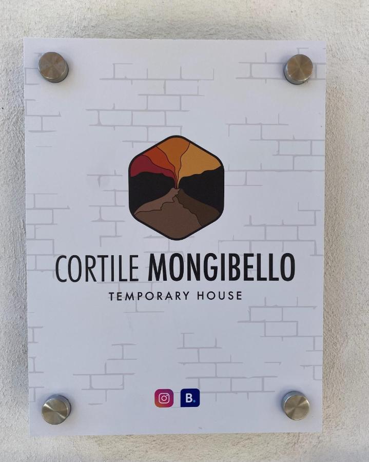 Cortile Mongibello Catania Bagian luar foto