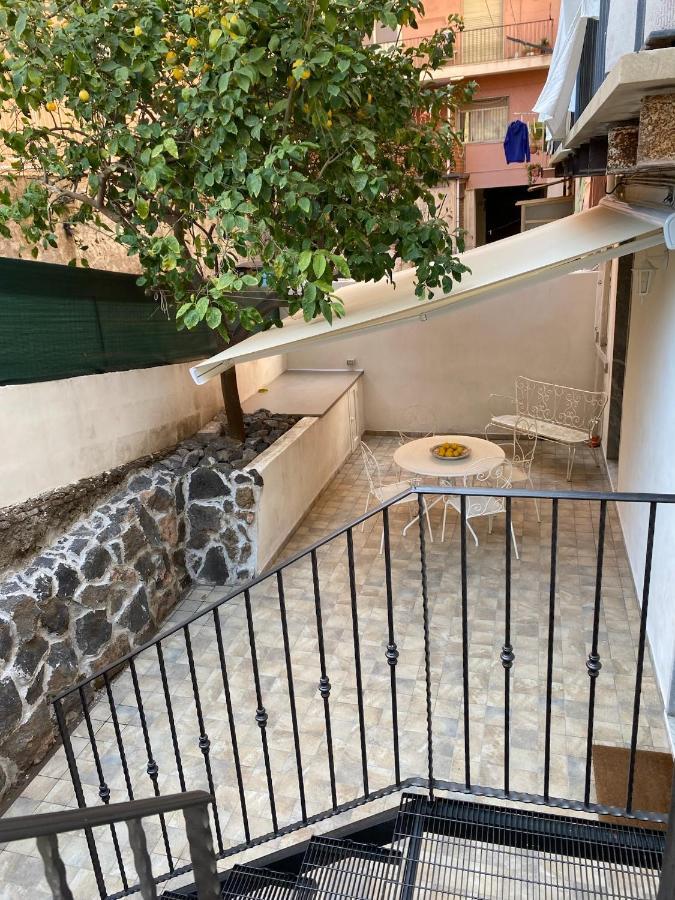 Cortile Mongibello Catania Bagian luar foto